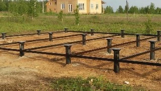 Установка и монтаж - винтовые сваи в Советской Гавани для свайного фундамента дома. Цена от 2104 руб - видео закручивание